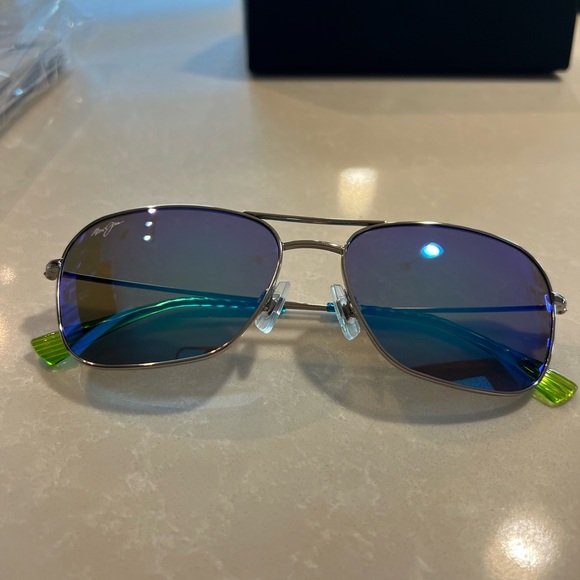 BRAND NEW Maui Jim NA’AUAO Shiny Silver with Blue & Green Polarized Lenses